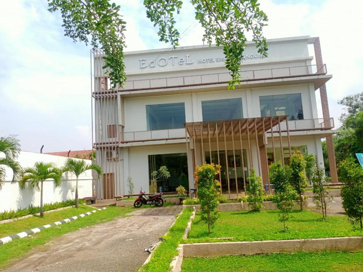 Oyo 90102 Edotel Hotel By Dbest Hospitality บันดุง ภายนอก รูปภาพ