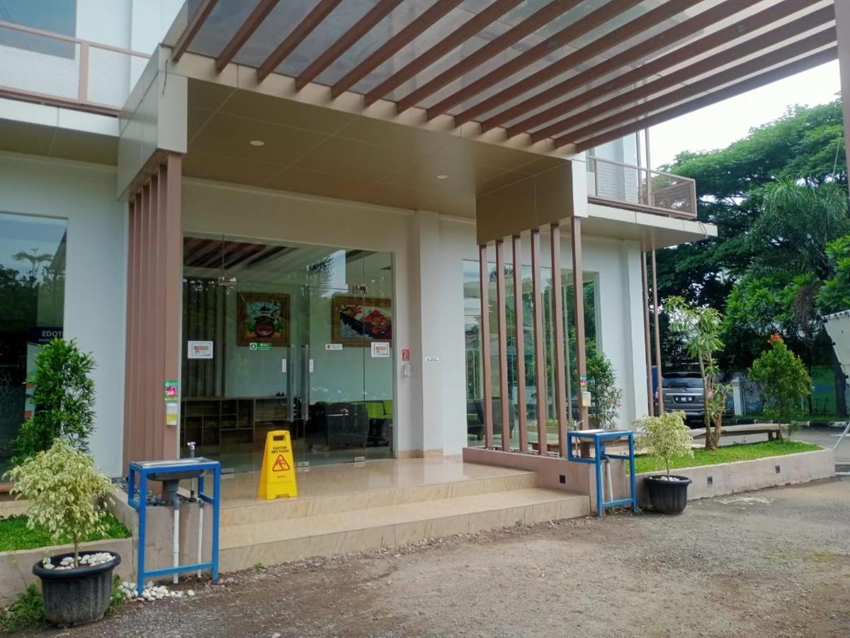 Oyo 90102 Edotel Hotel By Dbest Hospitality บันดุง ภายนอก รูปภาพ
