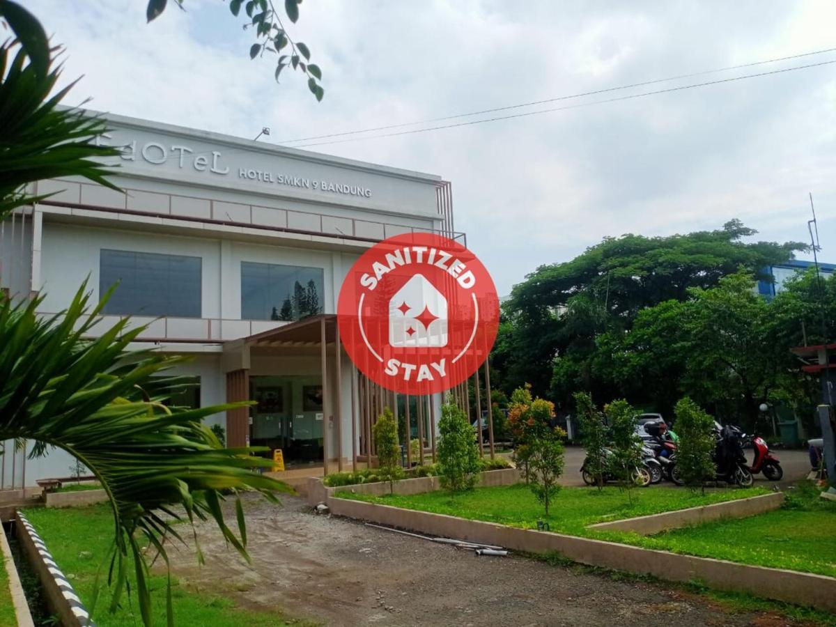 Oyo 90102 Edotel Hotel By Dbest Hospitality บันดุง ภายนอก รูปภาพ