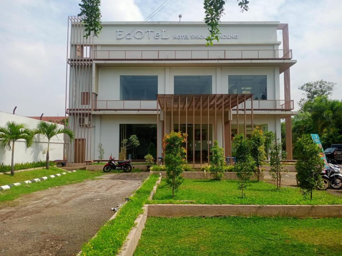 Oyo 90102 Edotel Hotel By Dbest Hospitality บันดุง ภายนอก รูปภาพ