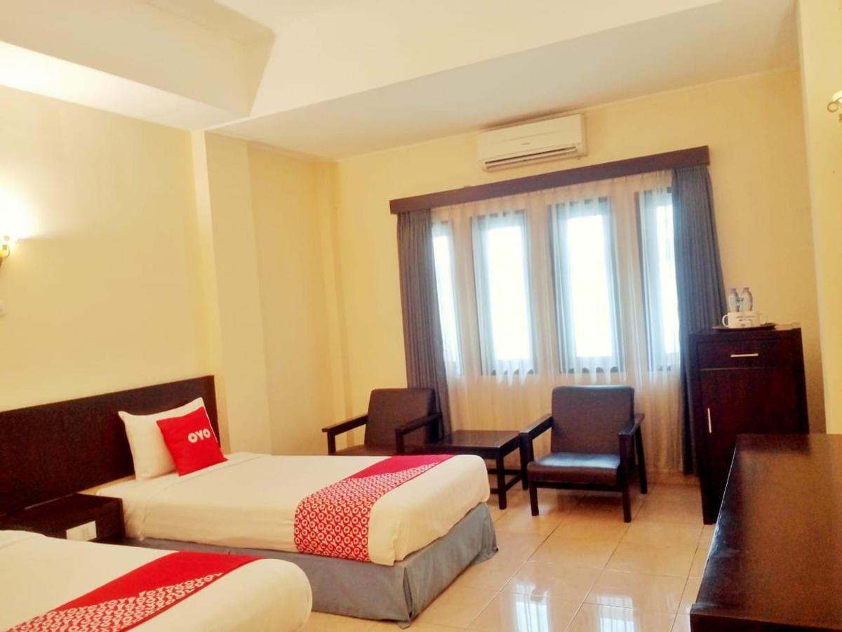 Oyo 90102 Edotel Hotel By Dbest Hospitality บันดุง ภายนอก รูปภาพ