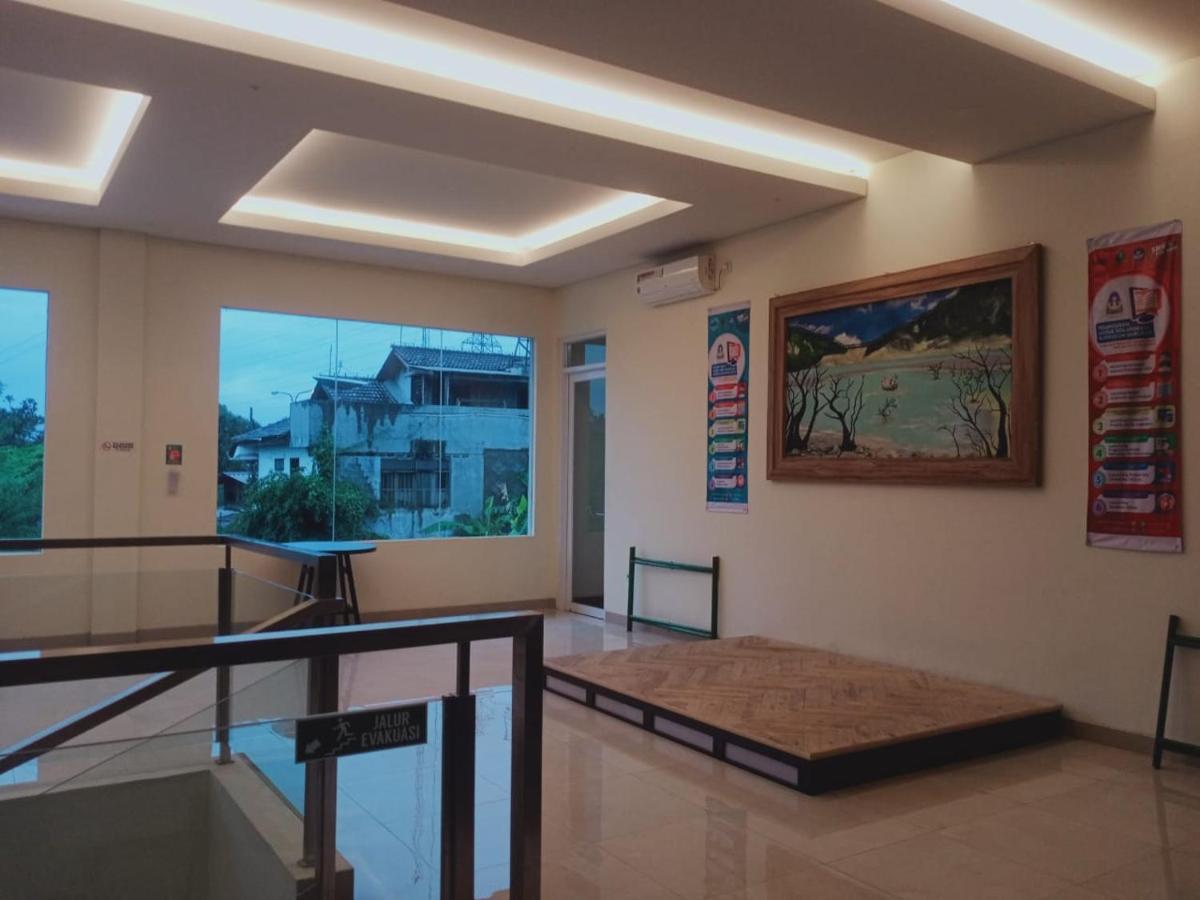 Oyo 90102 Edotel Hotel By Dbest Hospitality บันดุง ภายนอก รูปภาพ